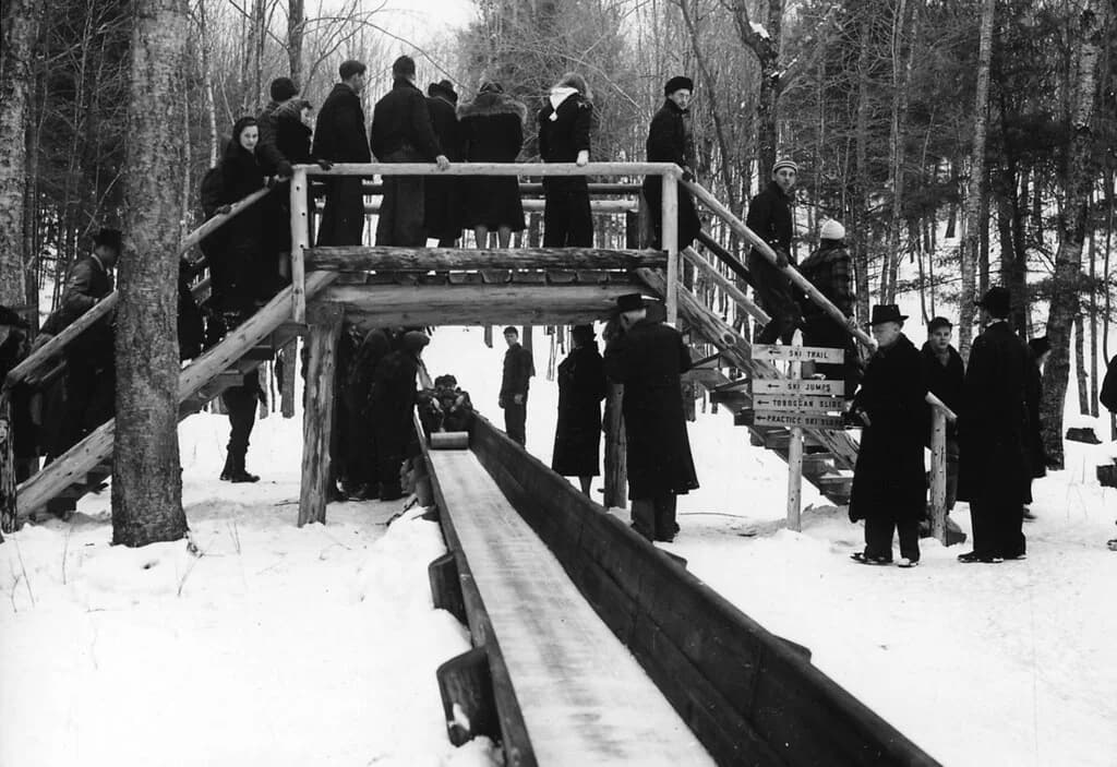 Rodeln als Familienspaß im Winter